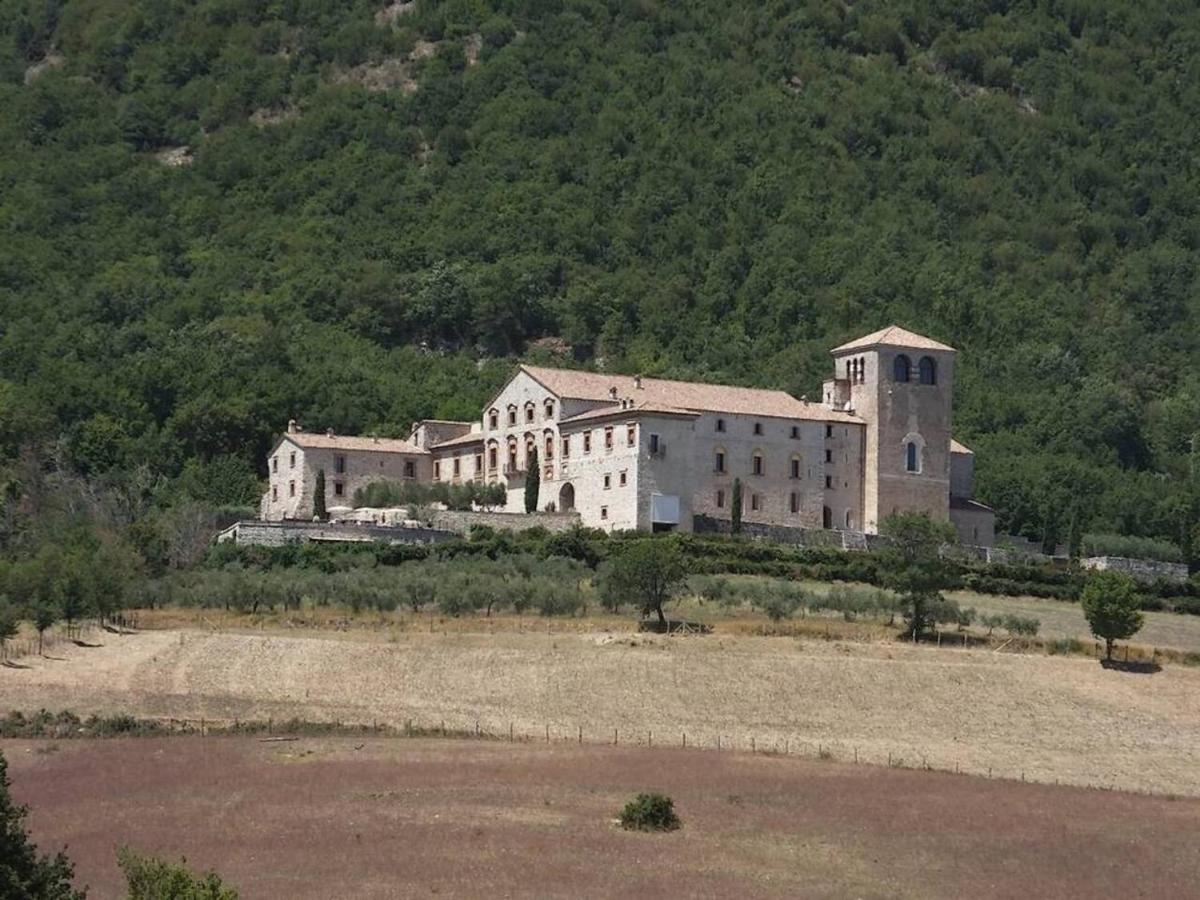 Villa la bottega del fabbro affitto breve Contigliano Esterno foto