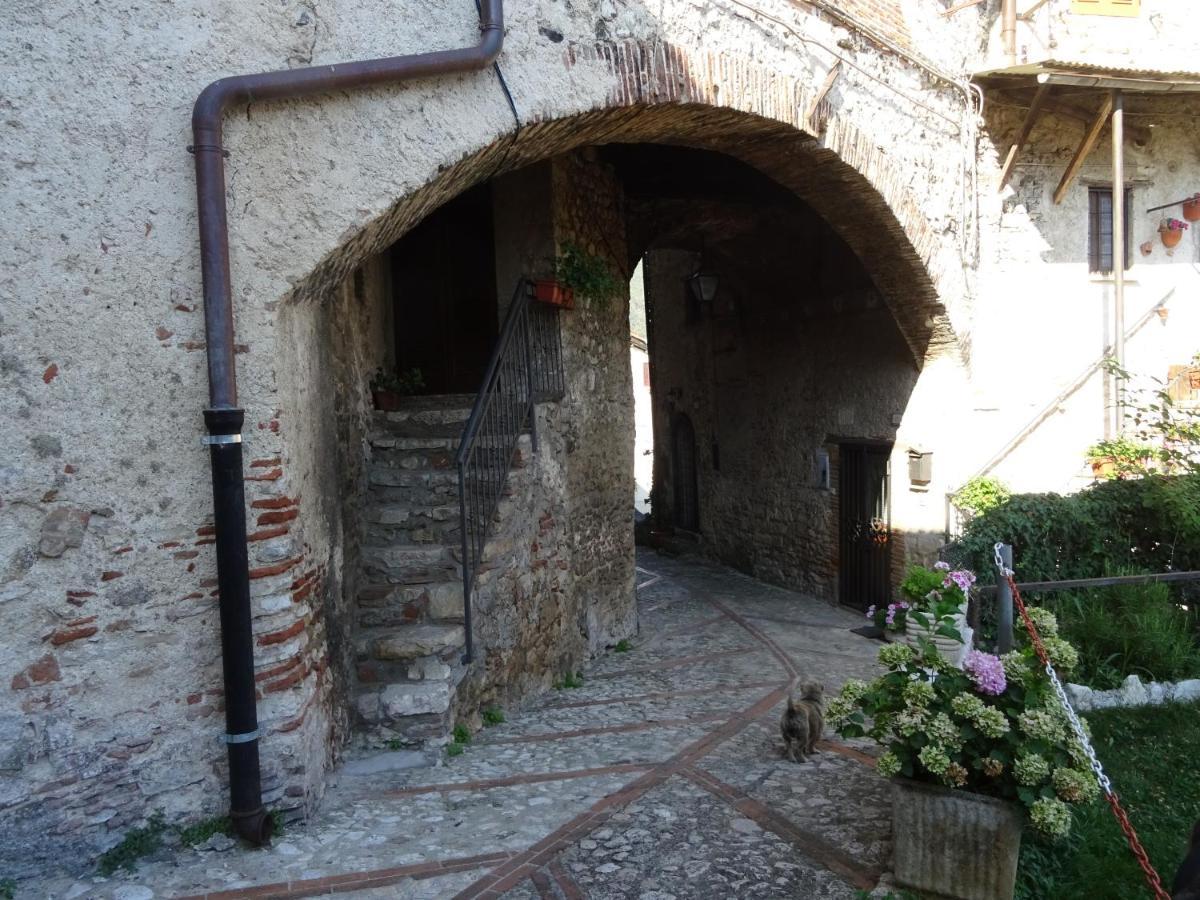 Villa la bottega del fabbro affitto breve Contigliano Esterno foto