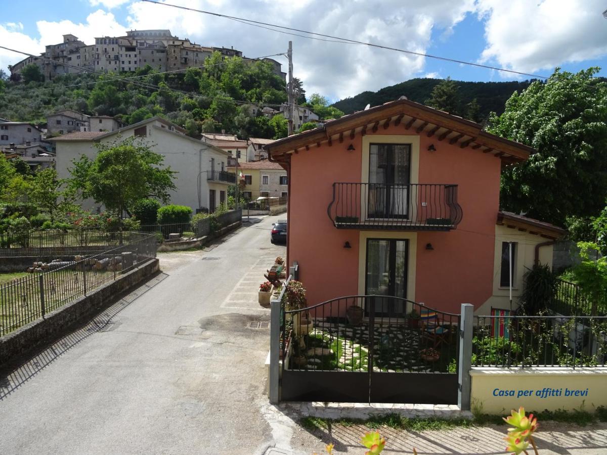 Villa la bottega del fabbro affitto breve Contigliano Esterno foto