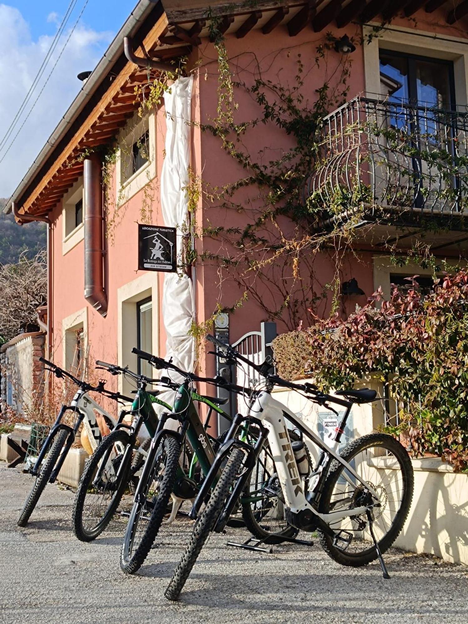Villa la bottega del fabbro affitto breve Contigliano Esterno foto